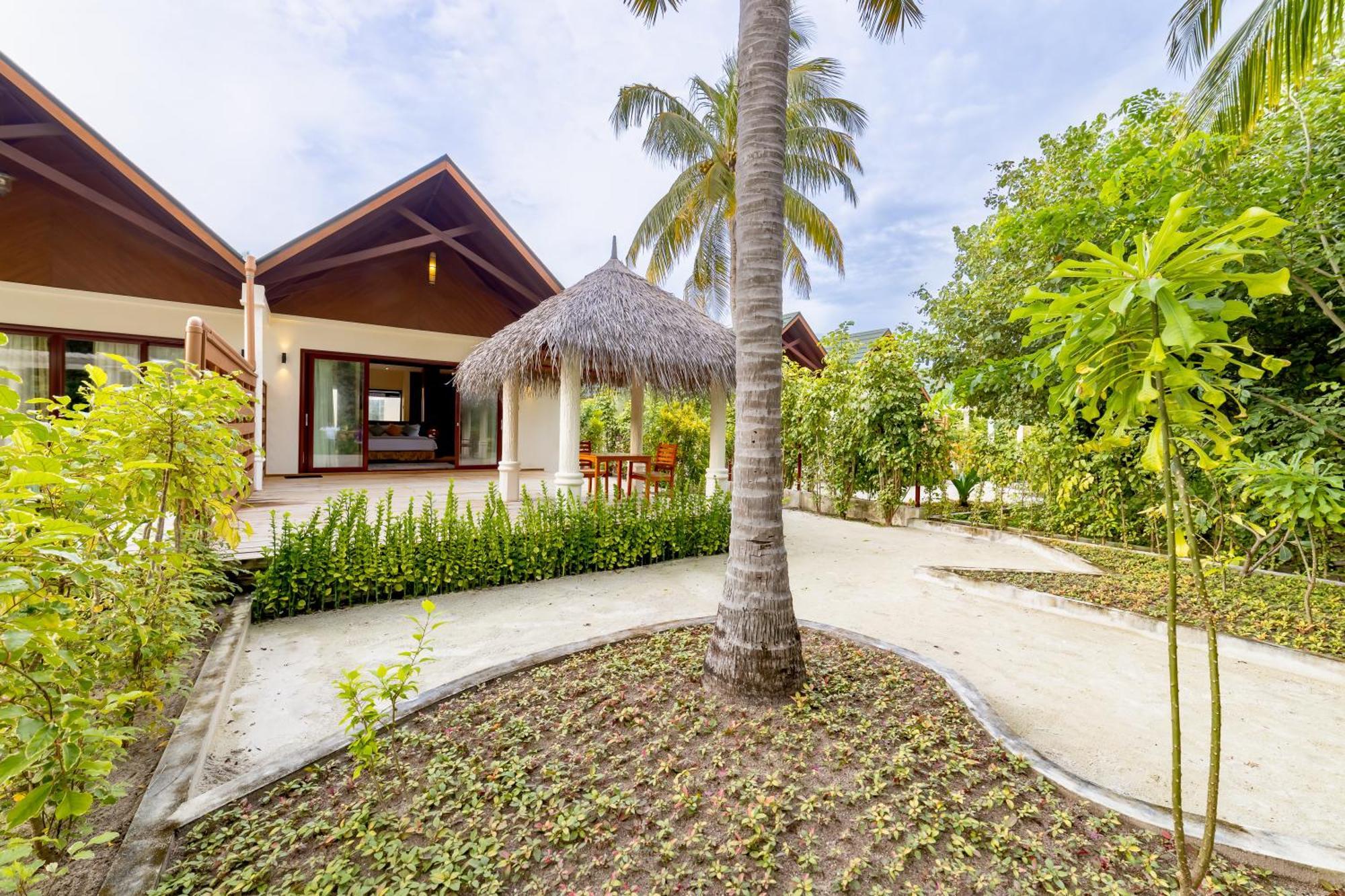 Villa sull’isola con piscina - Servizio di maggiordomo | Formula Premium All-Inclusive 24 ore con possibilità di cenare nei diversi ristoranti | Soggiorna 5 notti o più e usufruisci gratuitamente dei trasferimenti in idrovolante per 2 persone | Escur